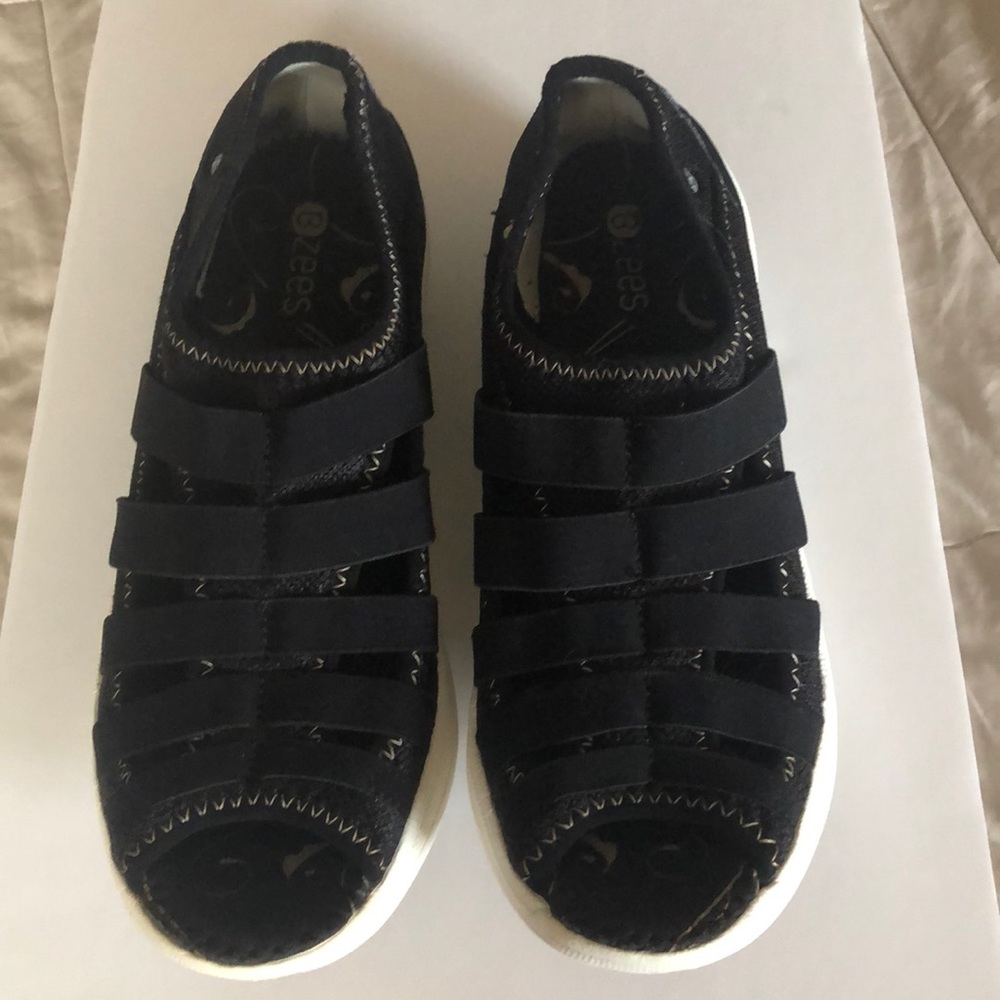 Bzees resort walking sandal sneaker